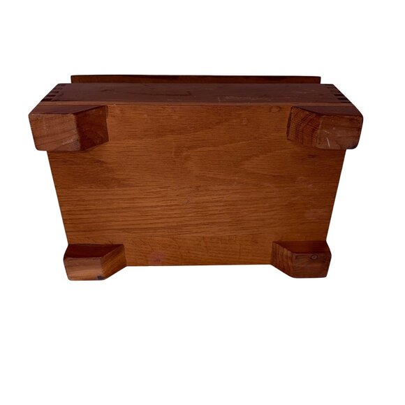 Vintage Cedar Wood Keepsake Box with Cottage Scene Rustic Jewelry Trinket Box - Picture 8 of 8